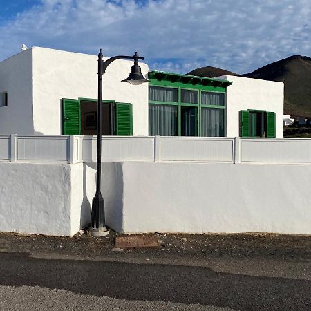 Villas Yaiza. エル・ゴルフォ エクステリア 写真