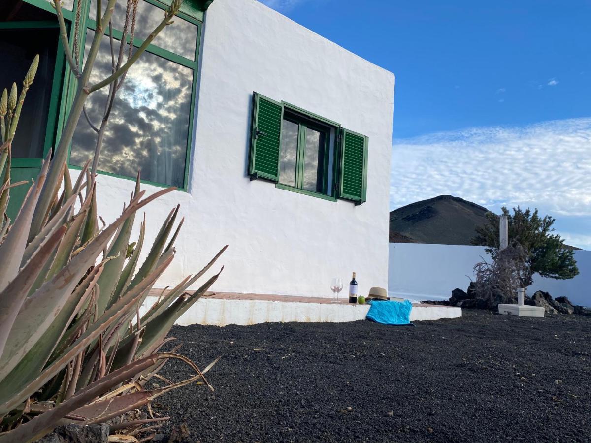 Villas Yaiza. エル・ゴルフォ エクステリア 写真