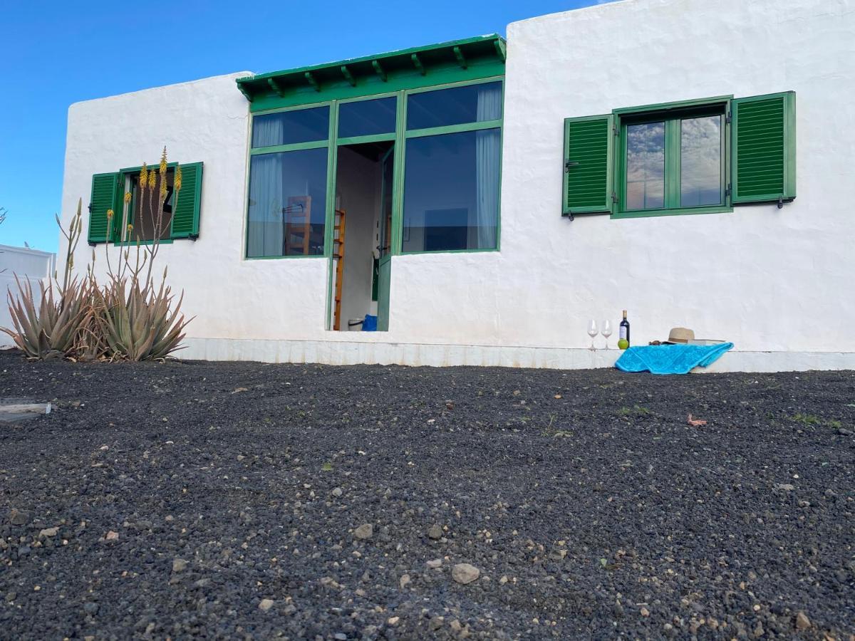 Villas Yaiza. エル・ゴルフォ エクステリア 写真